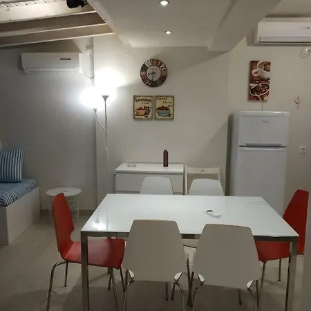 Isabel Artemis Apartment *