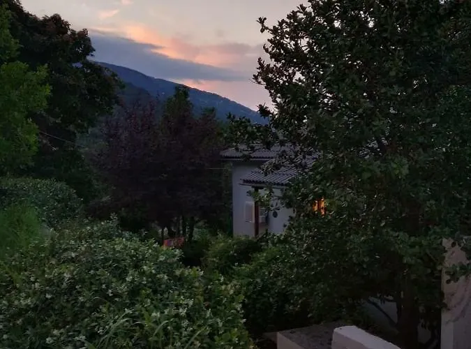 Isabel Artemis Khorevtón